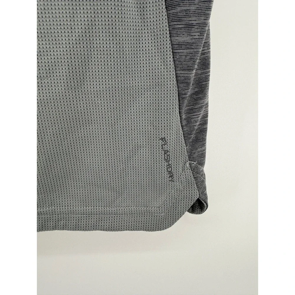 The North Face FlashDry Performance T-Shirt Large Polyester Grey Heathered Tee